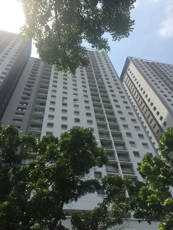 Muslim Homestay Apartment George Town 0*,  Malezya